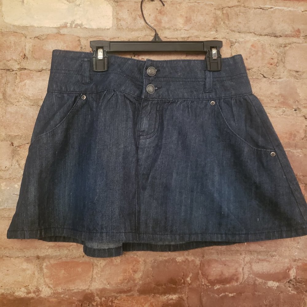 Denim flared mini skirt with pockets!